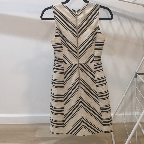 H&M U.S Size 4 White and Black Color Sleeveless V-Stripe Dress with back zipper - Picture 2 of 4